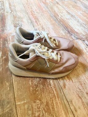 New Balance Women's Pink and Beige Runner Sneakers